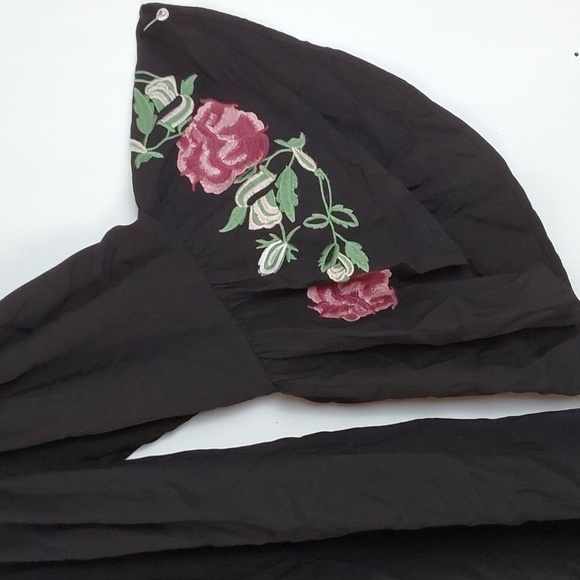 Blue Rain/Francesca's Black Tunic off/ on shoulder Statement Floral sleeves Sz.M - Picture 3 of 11